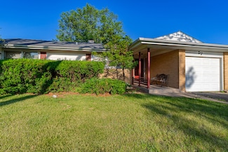 57 Forest Ln, Elk Grove Village, IL 60007