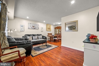 44 Chiswick Dr, Lindenwold, NJ 08021