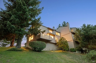 2 Columbine Ln, Novato, CA 94947