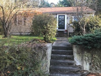 91 Grove St, Norfolk, MA 02056