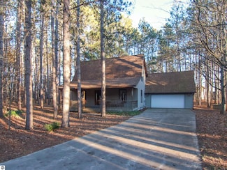 7931 Shiawasee Ct, Thompsonville, MI 49683