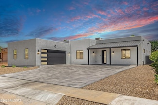 9042 E Maple Leaf Dr, Tucson, AZ 85710