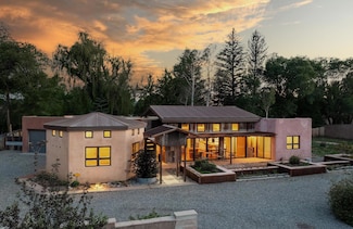 110 Los Pandos Ln, Taos, NM 87571