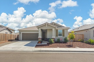 680 Bilston Dr, Patterson, CA 95363