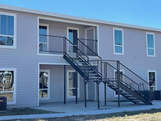 405 W Santa Clara St, Hebbronville, TX 78361