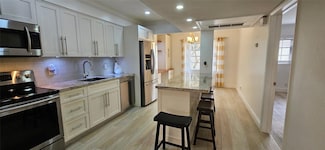 917 NE 16th Ave, Fort Lauderdale, FL 33304