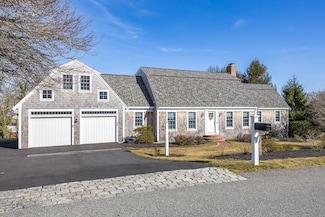 7 Colonial Dr, Chatham, MA 02633