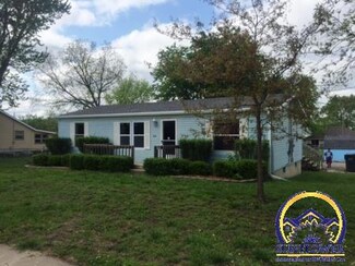 104 W 2nd St, Hoyt, KS 66440