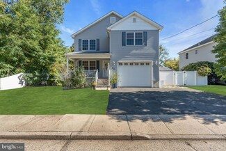 41 Manchester Ave, Keyport, NJ 07735
