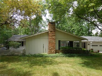 7 Nepahwin Dr, Eastlake, OH 44095