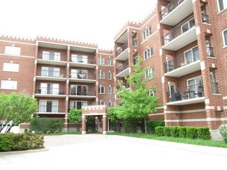 455 W Front St Unit 2401, Wheaton, IL 60187