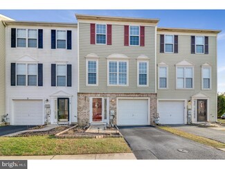 11 Carper St, Bear, DE 19701