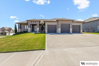 12601 S 78th St, Papillion, NE 68046