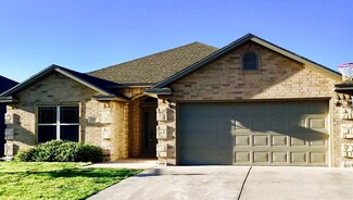 309 N 7th St, Wolfforth, TX 79382