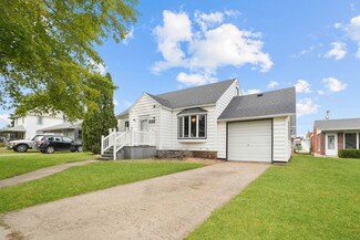 105 W Railroad St, Fredericksburg, IA 50630