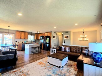 13566 Yosemite Ave S, Savage, MN 55378