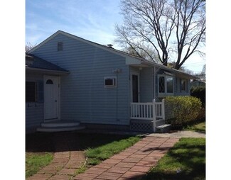 49 Hamilton St, Springfield, MA 01119