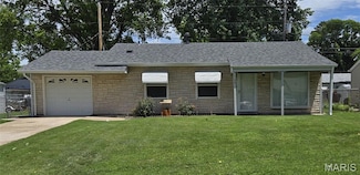 28 Steeplechase Dr, Saint Peters, MO 63376