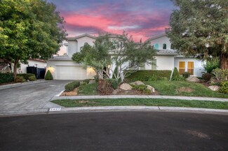1427 N Dartmouth Ave, Clovis, CA 93619