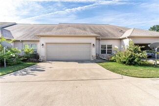 2009 S Dixieland Rd Unit A, Rogers, AR 72758