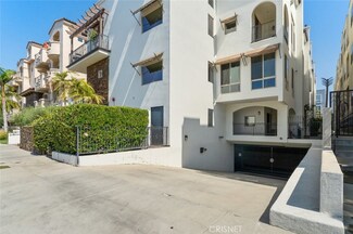 10913 Whipple St Unit 202, Toluca Lake, CA 91602