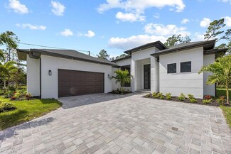 2345 19th St SW, Rural Estates, FL 34117