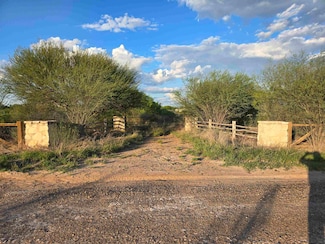 531 Jefferies Rd, Laredo, TX 78045