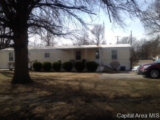 232 E Hill St, Virden, IL 62690