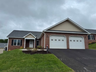 5 River Oak Dr, Staunton, VA 24401
