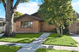 1215 Brockenbraugh Ct, Metairie, LA 70005