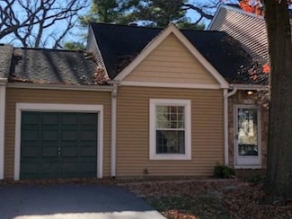 1943 Ozark Pkwy, Algonquin, IL 60102