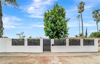 19706 Victory Blvd, Woodland Hills, CA 91367