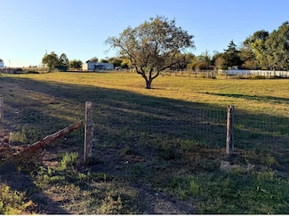 300 Toliver Ln, Industry, TX 78944