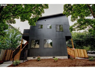 1404 SE Franklin St, Portland, OR 97202