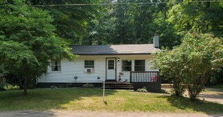 7758 E 36th St, Newaygo, MI 49337
