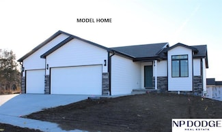 6401 N 13th Ct, Lincoln, NE 68521