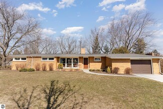 914 Southmoor Rd, Mount Pleasant, MI 48858