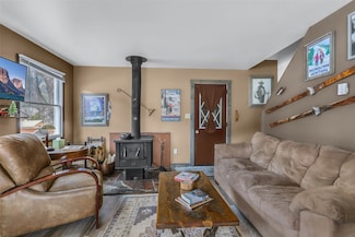 17 S Main St, Neihart, MT 59465