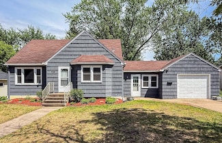938 Selby Ave, Saint Paul Park, MN 55071