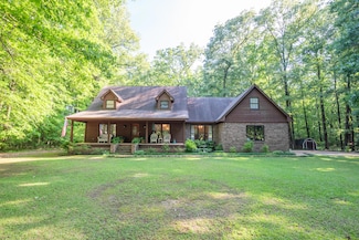 3267 Old West Point Rd, Columbus, MS 39701