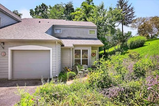 1894 E Bay Pointe Dr, Bloomington, IN 47401