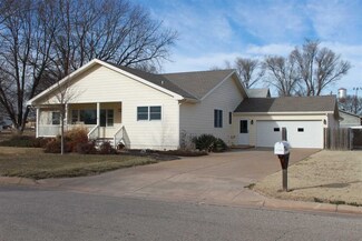 1004 Hopkins St, Kiowa, KS 67070
