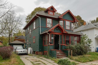 736 Stuart Ave, Kalamazoo, MI 49007