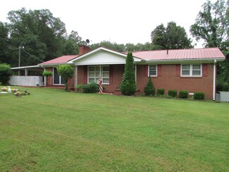 436 Columbia Ave, Centerville, TN 37033