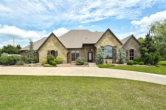 22090 White Pine Cir, Edmond, OK 73012