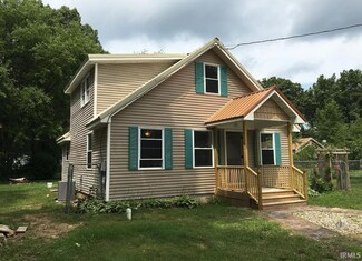 7349 N Elm St, Walkerton, IN 46574