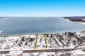 841 E Front St, Traverse City, MI 49686