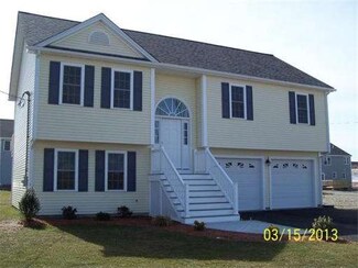 7 Barton Ave, Swansea, MA 02777