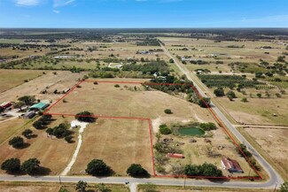 39987 Holik Rd, Hempstead, TX 77445