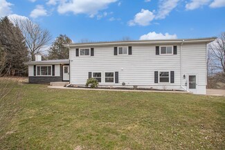 6102 E Bootjack Rd, Rolling Prairie, IN 46371